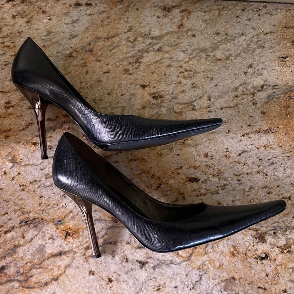 BCBGirls Size 8 Pointy Black Heels - Picture 5 of 11
